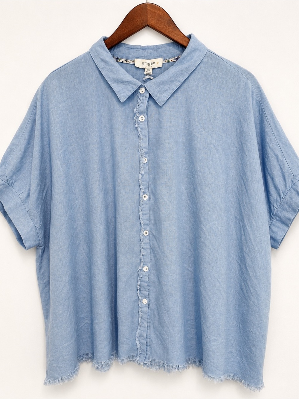 Umgee 1XL Light Blue Linen Blend Raw Hem Button Front Blouse NWT